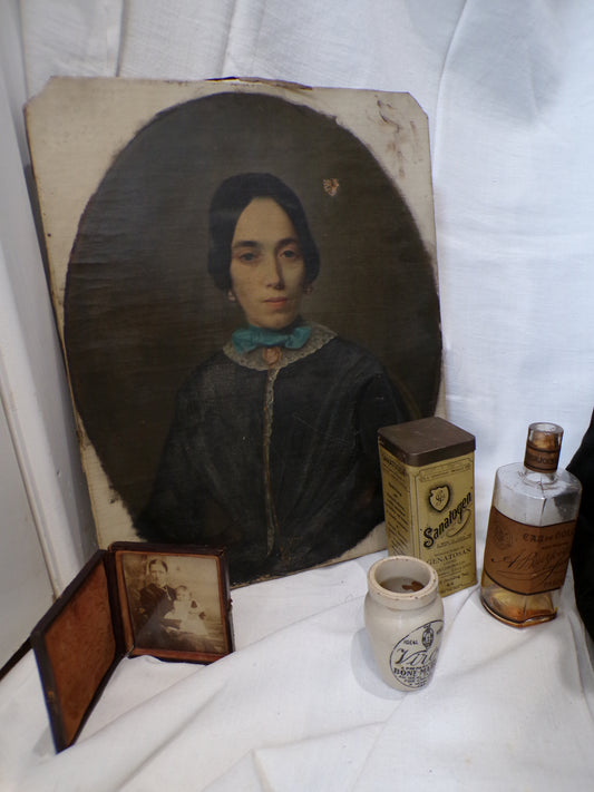 A range of Victorian ladies' dressing table items