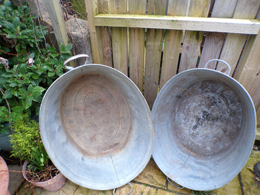 Early twentieth C galvanised tin twin handled bath tubs