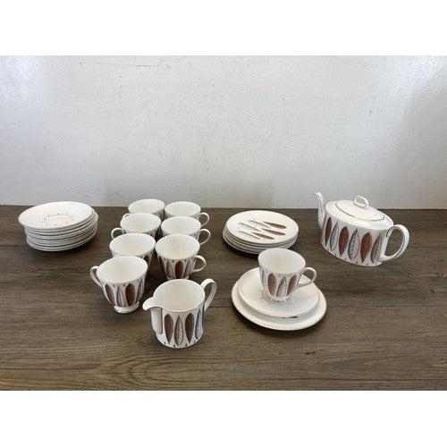 A collection of Susie Cooper Hyde Park bone china