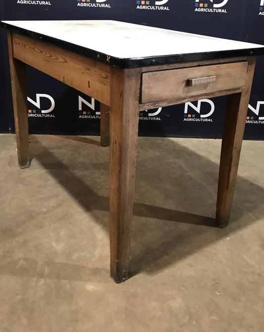 Pine sculley table